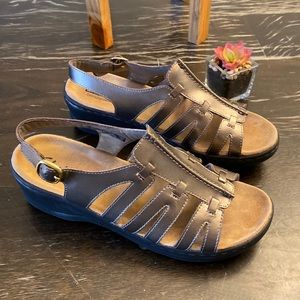 clarks bendable sandals